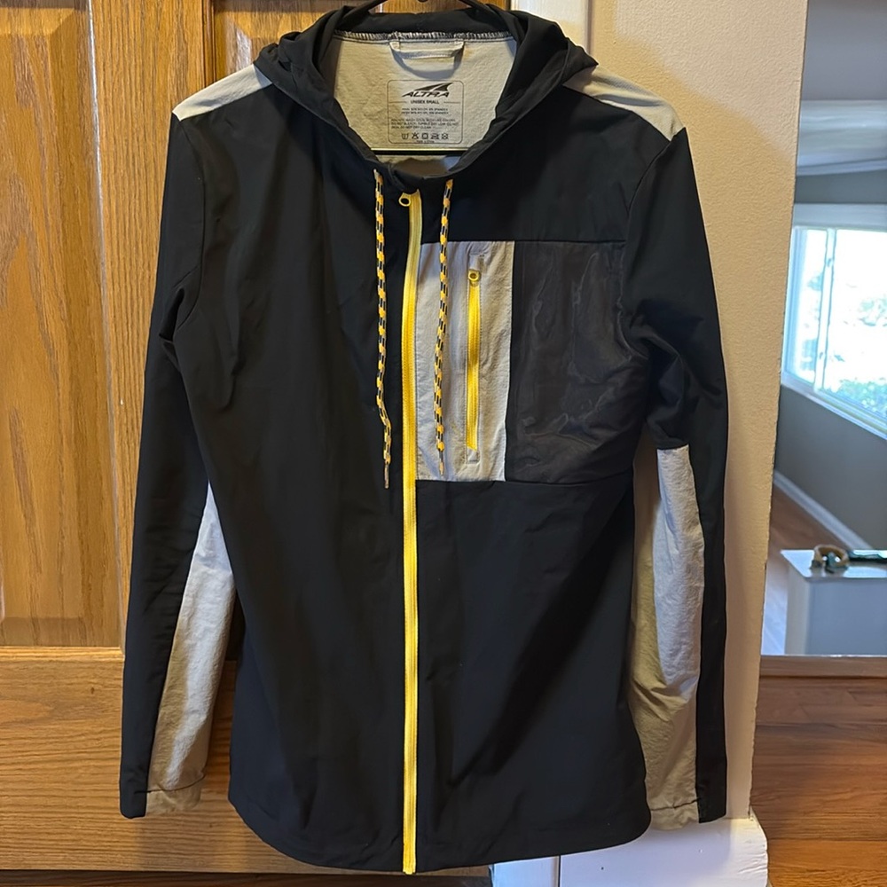 Altra Windbreaker